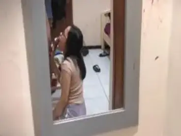 Cewek Cantik Isap Batang Pria Sampai Crot poster