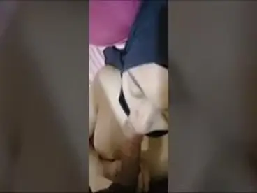 Di BJ Cewe Jilbab Hitam Sambil Cubit Putingnya poster